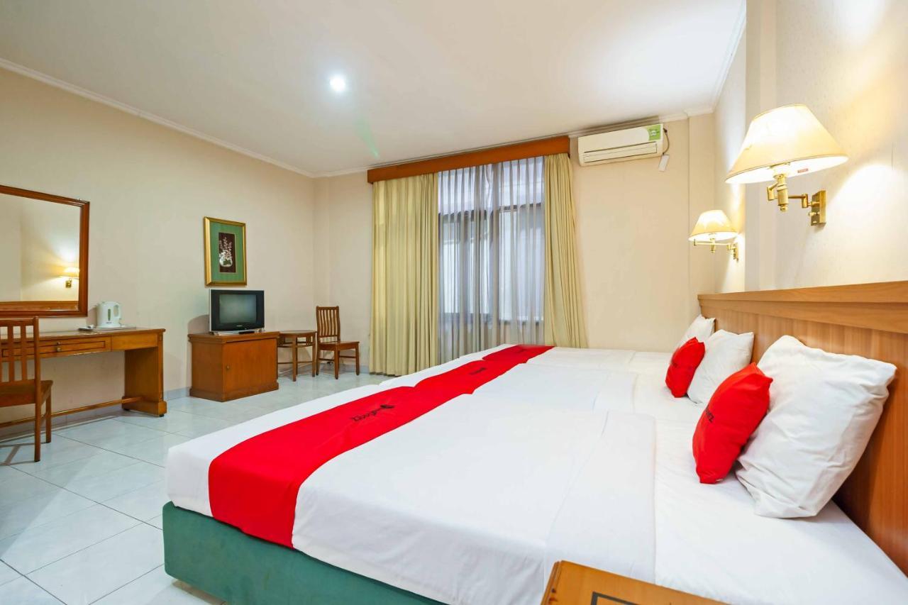 Reddoorz Plus Near Kemang Raya Yakarta Exterior foto