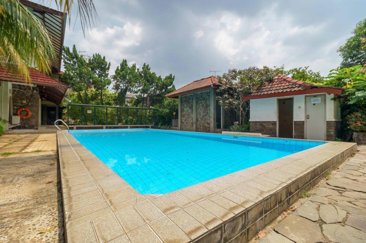 Reddoorz Plus Near Kemang Raya Yakarta Exterior foto