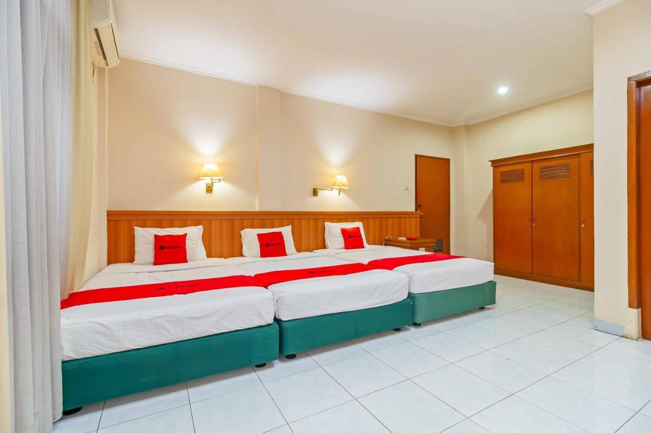 Reddoorz Plus Near Kemang Raya Yakarta Exterior foto
